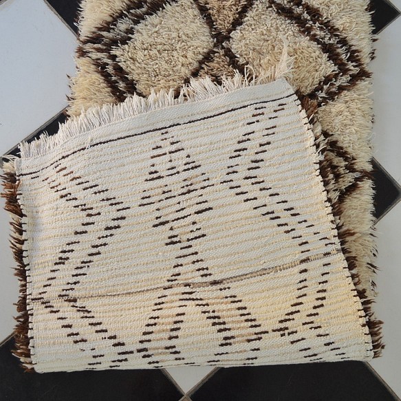 値下げ モロッコ製手織りラグ絨毯 アジラル ヴィンテージ オールドラグ 暖かい 71×196cm/AZ005 カーペット・絨毯・ラグ・マット