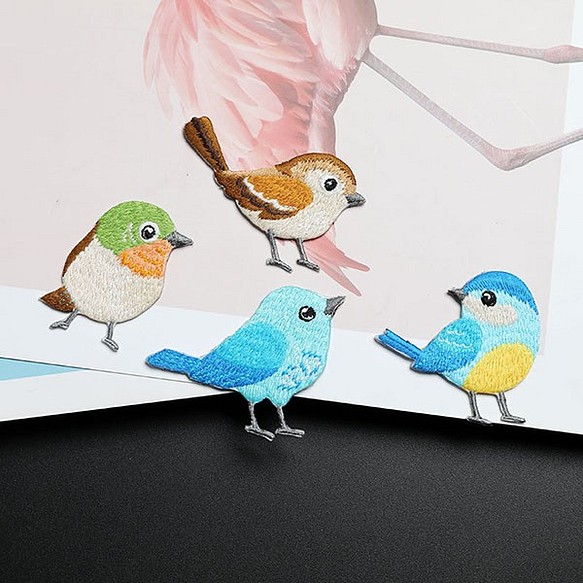 (2つ選ぶ）まるっこい鳥ワッペン  刺繡ワッペン　【シールタイプ】　アイロンワッペンとしてもOK　ANI-036 1枚目の画像