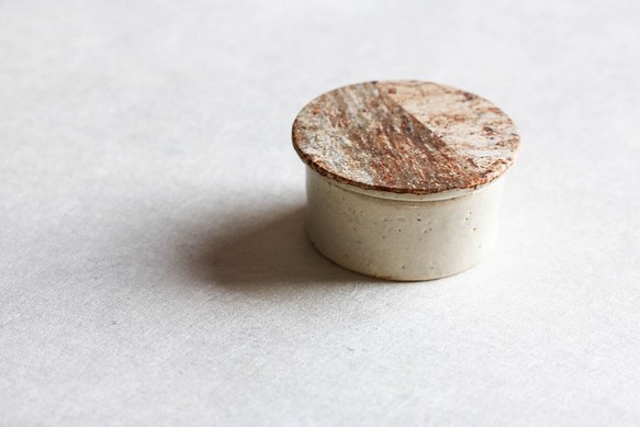 土模様のハコ（白釉）(miniサイズ)(B) 1枚目の画像