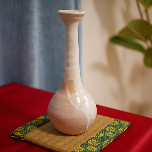 【送料無料】萩焼の一輪挿し 花瓶（HK-111）