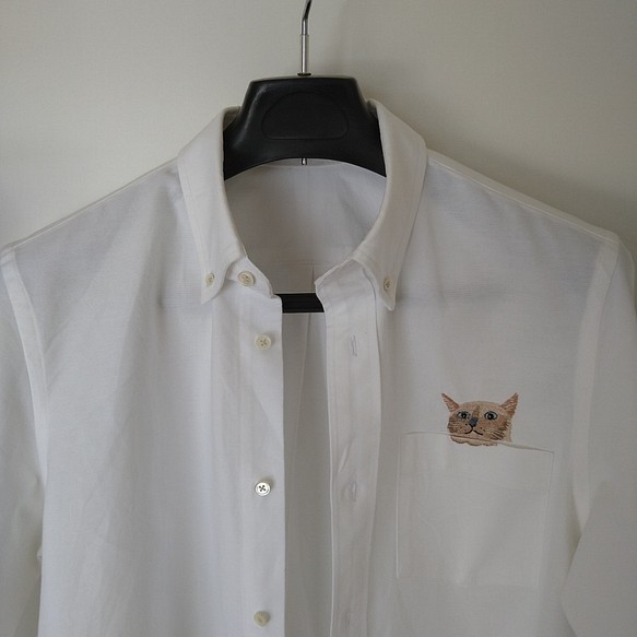 天然素材のメンズシャツ/ネコシャツ(Ｌサイズ)/コットン100%/ボタンダウン白シャツ