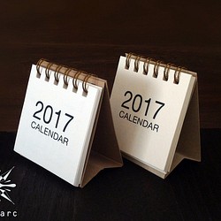 17年 ミニ卓上カレンダー 月曜始まり カレンダー Silparc 通販 Creema クリーマ ハンドメイド 手作り クラフト作品の販売サイト