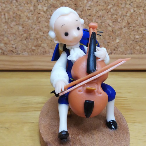 チェロを弾くモーツァルト その他人形 じゅぴたん 通販｜Creema(クリーマ)