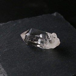 ウィンドウ付！トマスゴンサガ産ポイントクォーツ　水晶　原石　特価 1枚目の画像