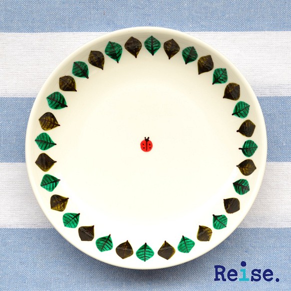 磁器　皿　絵皿　プレート　葉っぱ　陶器　ハンドペイント　シック　グリーン　18cm ギフト　 1枚目の画像