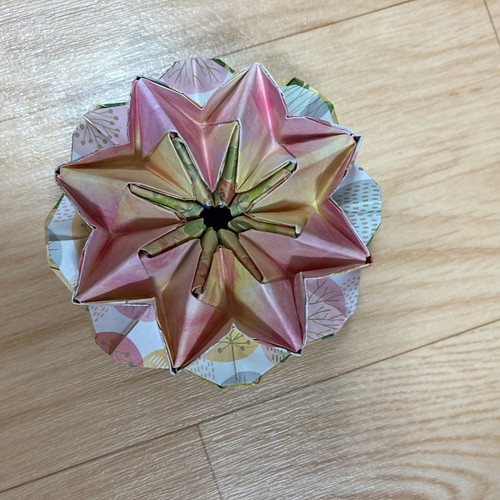 折り紙 クルクル回る花の万華鏡 その他素材 Happiness Come 通販 Creema クリーマ ハンドメイド 手作り クラフト作品の販売サイト