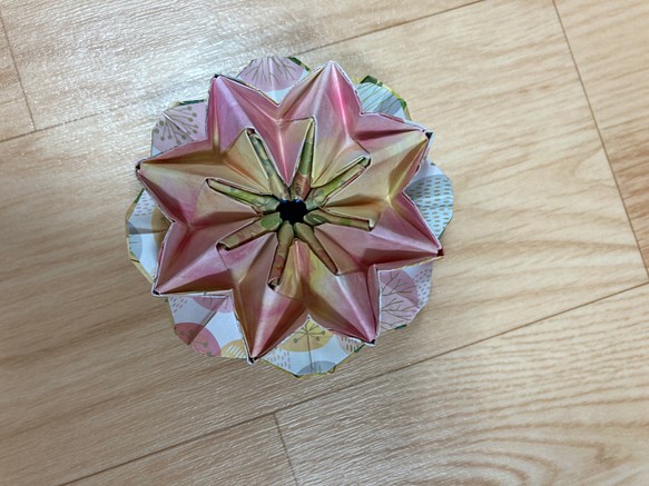 折り紙 クルクル回る花の万華鏡 その他素材 Happiness Come 通販 Creema クリーマ ハンドメイド 手作り クラフト作品の販売サイト