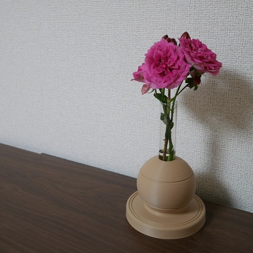 一輪挿し花瓶 まる形でかわいく 一輪挿し・花瓶・花器 たっくん 通販