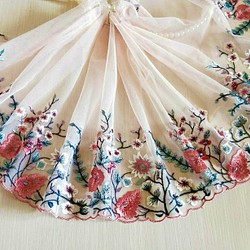 刺繍レース ピンク 和柄 和風 人形 ドレス スカート ハンドメイド 素材パーツ 着物 髪飾り ボタニカル 春 フラワー 1枚目の画像