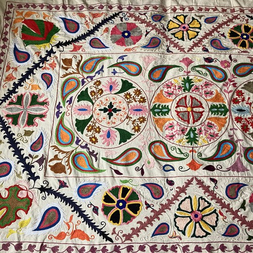 ウズベキスタン 手刺繍 スザンニ スザニ 刺し子 布 生地 ベッドカバー 