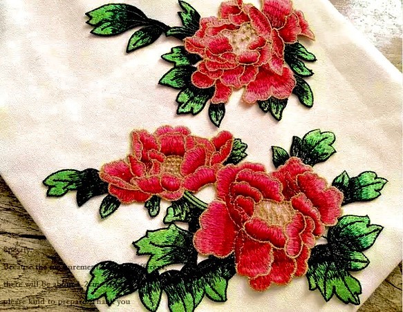 牡丹の花の刺繍-