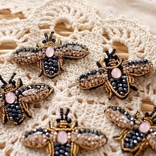 インド刺繍 パーツ 蜂 bee 蜜蜂ビーズ ワッペン アップリケ 手刺繍