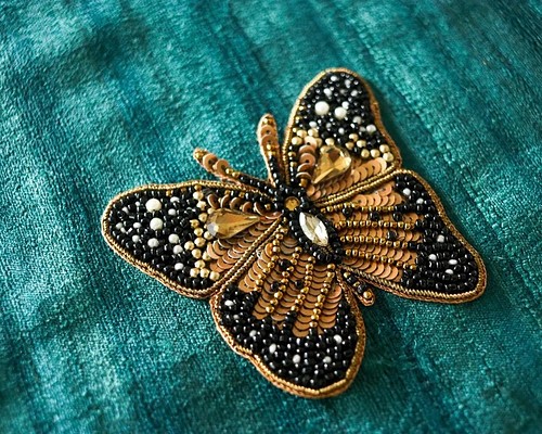 インド刺繍リボン ワッペン ブローチ アップリケ 蝶 ビーズ 手刺繍 パーツ バタフライ アジアン エスニック レトロ