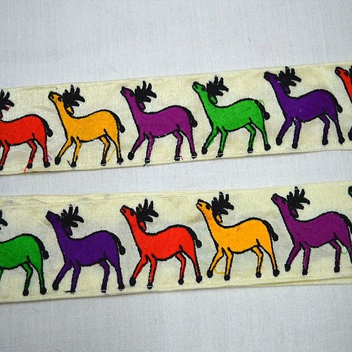 インド刺繍リボン 鹿 トナカイ 動物 チロリアンテープ 手芸 エスニック 