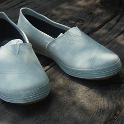 Adeia舒適 簡單 輕鬆 穿好鞋  休閒鞋  懶人鞋  奶油白 第1張的照片