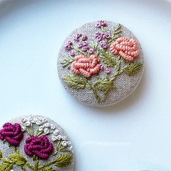 花束刺繍のヘアゴム・ブローチ変更可 1枚目の画像