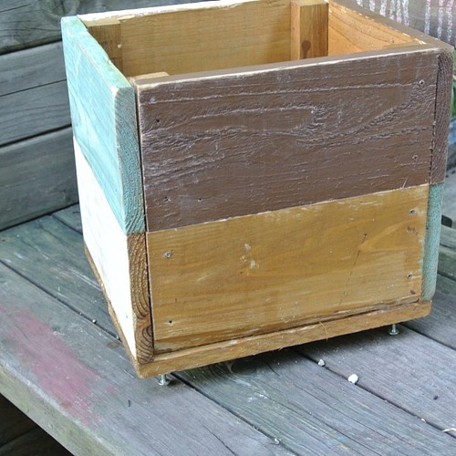 アンティーク風ウッドプランター プランターボックス 6号鉢迄 木製 