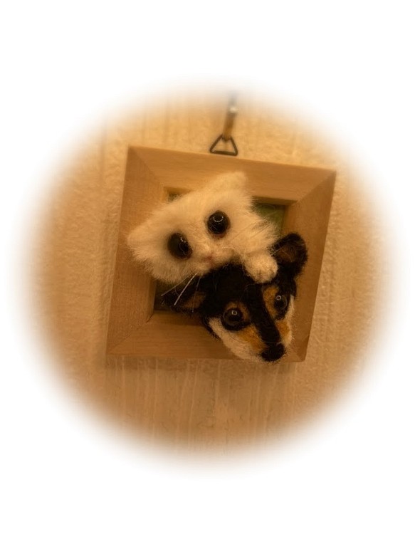羊毛フェルト猫犬　ハンドメイドねこいぬ　フレームネコイヌ　インテリア雑貨猫犬　chima猫犬 1枚目の画像