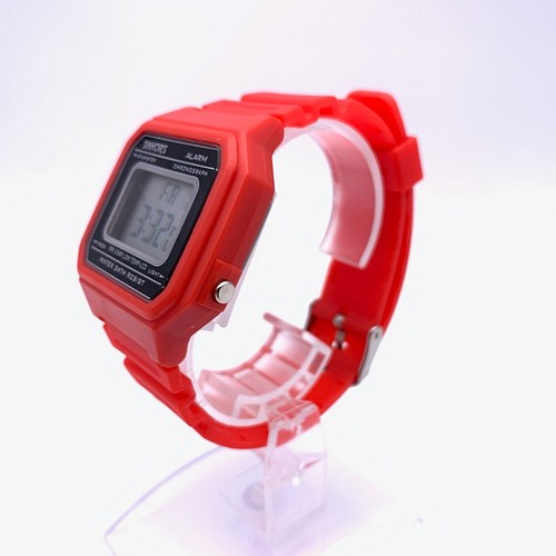 シンプルで可愛いデジタル時計 Sh 316 レッド 腕時計 Aconteg 通販 Creema クリーマ ハンドメイド 手作り クラフト作品の販売サイト