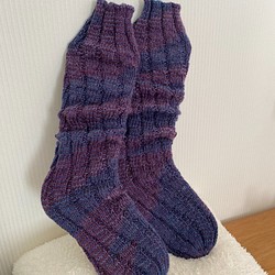手編みの靴下｜お手入れ簡単｜冷え性対策｜スパイラルソックス（かなり長め） 1枚目の画像