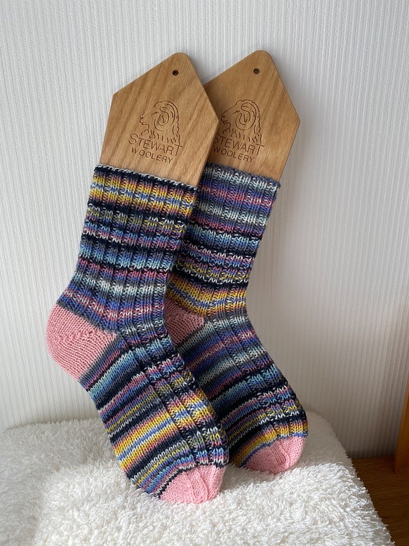 手編みの靴下 お手入れ簡単 冷え性対策 最大96％オフ REGIA毛糸 【限定セール！】