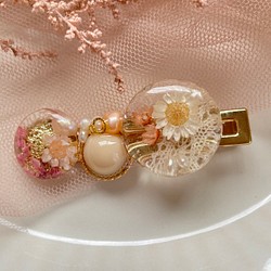 小さなお花とレースヘアクリップ✤レジン✤ヘアアクセサリー✤淡水