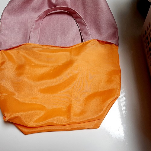 サーモンピンクの綿 裏地 オレンジの綿 トートバッグ Mariano Michele 通販 Creema クリーマ ハンドメイド 手作り クラフト作品の販売サイト