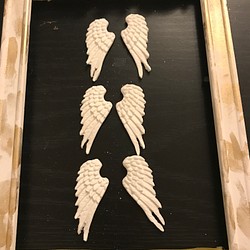 DIYなどに軽いのに高級感の出るアンティーク天使の羽 1枚目の画像