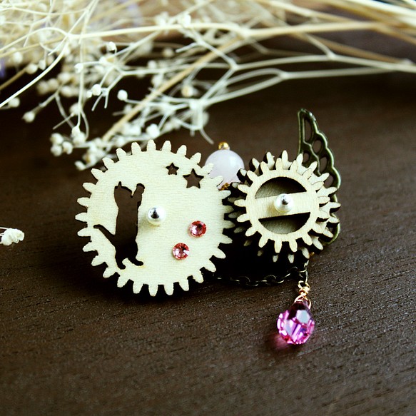 【限量發售】Spinning gear Cat and star brooch A (rose pink) with Swaro 第1張的照片