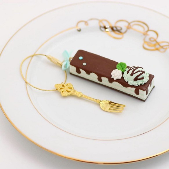 受注製作 チョコミントアイスケーキのバッグチャーム 小物 ファッション雑貨 Amy 通販 Creema クリーマ ハンドメイド 手作り クラフト作品の販売サイト