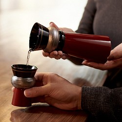 IKKON 酒ボトル　木製の徳利 1枚目の画像