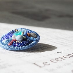 ビーズ刺繍のブローチ〜blueberry tarte〜 1枚目の画像