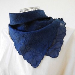 靛藍染色（櫻花）蕾絲剪裁·大格式手帕 第1張的照片