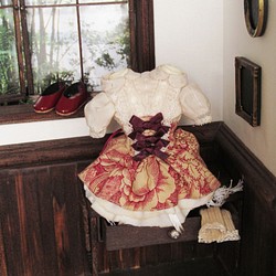 人形服「赤いコルセットスカートのセット」シャム用 1枚目の画像