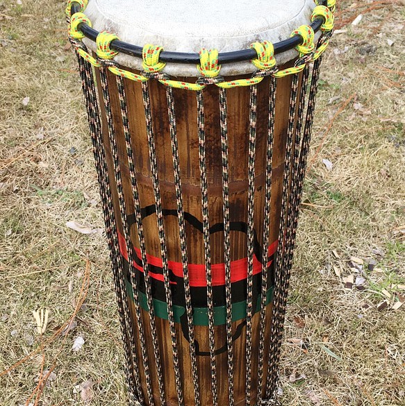 アフリカのアンティークな太鼓 - 楽器/器材