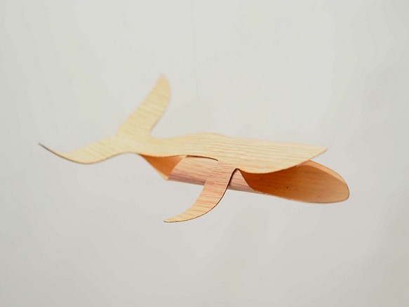 親子クジラのモビール　海　木製　Parent and child whale mobile 3枚目の画像