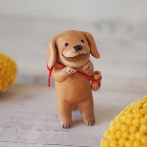 陶器の笑う犬 薄茶 大 置物 Waka 通販 Creema クリーマ ハンドメイド 手作り クラフト作品の販売サイト