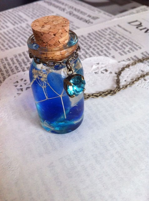 夏空の小瓶ネックレス 1枚目の画像