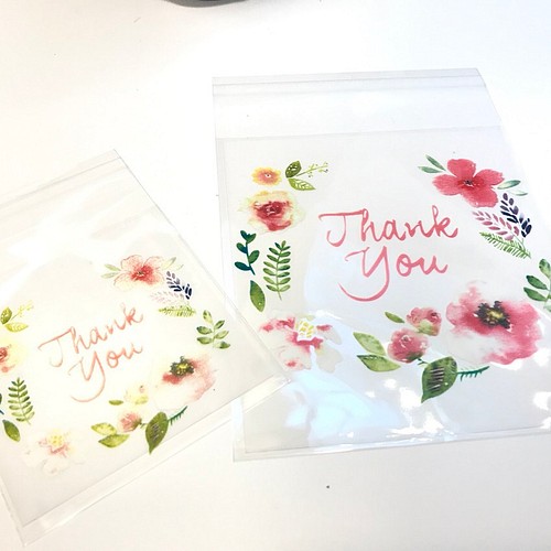 花柄の可愛いラッピング袋 Thankyouラッピングバッグ ノリ付 ラッピング用品 Daisylewis 通販 Creema クリーマ ハンドメイド 手作り クラフト作品の販売サイト