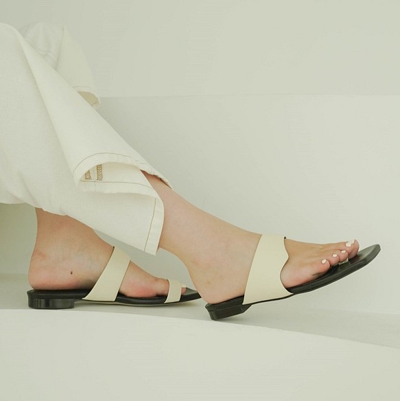 ★韓国 受注製作★安定感のある足裏のクッションで快適なスリッパ(2color) 1枚目の画像