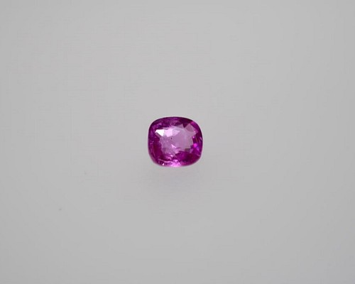 スリランカ産ピンクサファイア0.93ct 天然石 イボンヌ 通販｜Creema