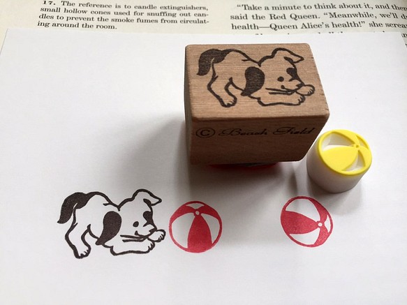 狗郵票和球橡皮擦郵票 第1張的照片