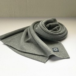蓬鬆純羊絨圍巾灰色 第1張的照片