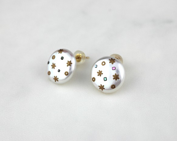 make pearl pattern a earrings 1枚目の画像