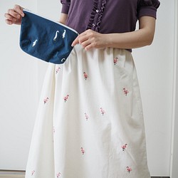 【特集掲載】福袋＊フラミンゴ刺繍のスカート＆ガチョウ刺繍のポーチ２点セット 1枚目の画像