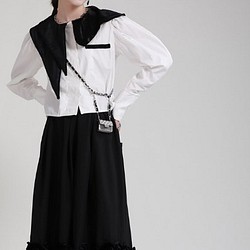 新製品黒と白のベルベット人形の襟レトロシャツ女性の宮殿ヨーロッパスタイルの白いシャツ 1枚目の画像