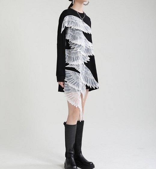 秋の女性の不規則な天使の羽対照的な色のT-スカートデザインセンスブラック長袖ドレス 1枚目の画像