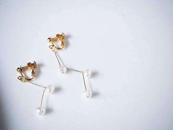 pearl asymmetry pierce/earring [WHITE] 1枚目の画像