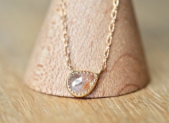 Pink Beige Drop Diamond Necklace 1枚目の画像