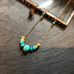 ターコイズ×ゴールドショート ネックレス【turquoise】 1枚目の画像